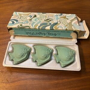 Anglefish soap lot Vintage Avon in the original box - blue green in color